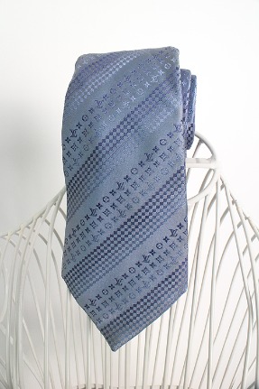 LOUIS VUITTON        (9cm x 150cm) made in ITALY &quot;silk&quot;